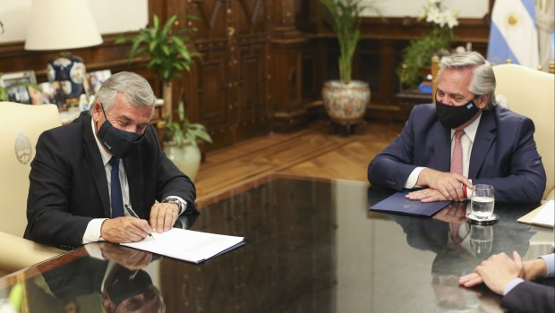 El Presidente firmó el Consenso Fiscal 2020 con Gerardo Morales