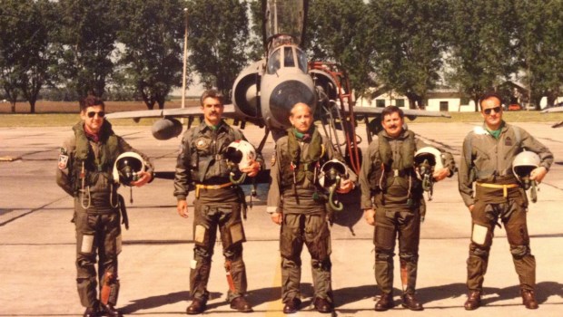 Oscar Luis Aranda Durañona, de bigotes segundo desde la derecha.