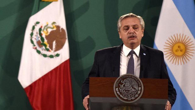 Alberto Fernández: "Terminemos con la payasada, no existe un delito por vacunar a alguien que se adelantó en la fila"