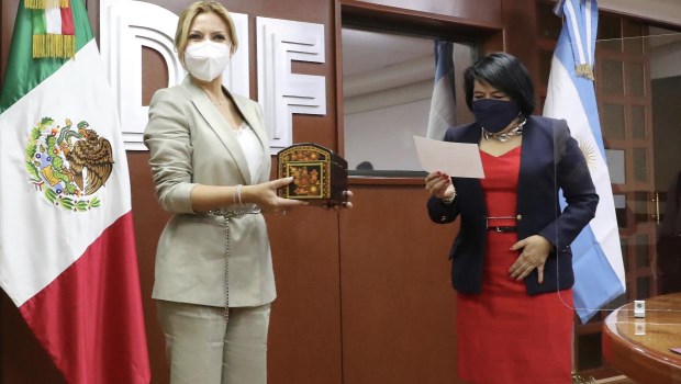 México: Fabiola Yañez se reunió con directivos de la Asistencia Social