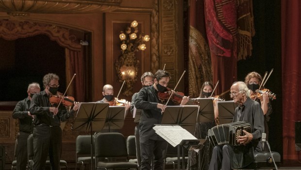 Néstor Marconi y la Camerata evocaron al músico la noche anterior a cumplirse su centenario. GENTILEZA: MAXIMO PARPAGNOLI