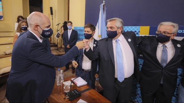 Fernández volvió a mostrarse con Larreta y Kicillof durante un acto en la UBA