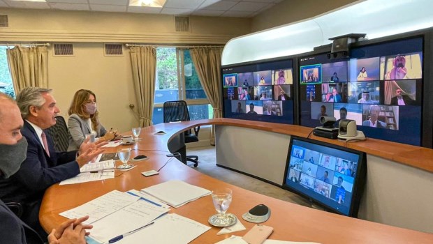 El Presidente mantuvo una videoconferencia con ejecutivos de fondos de inversión de países como Azerbaiján y Tailandia.