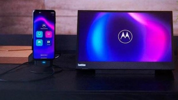 Motorola lanzó el Moto G100, el teléfono que permite transformar al equipo en una computadora de escritorio