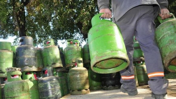 Oficializan la suba de 21% de los precios máximos para las garrafas de gas y elevan los subsidios