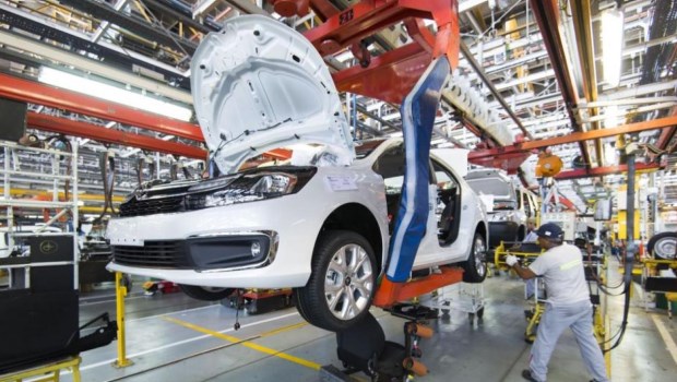 La producción automotriz subió más del 125% en marzo