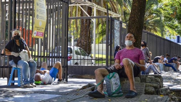 Piden a personas sin síntomas no testearse en los hospitales públicos de la Ciudad