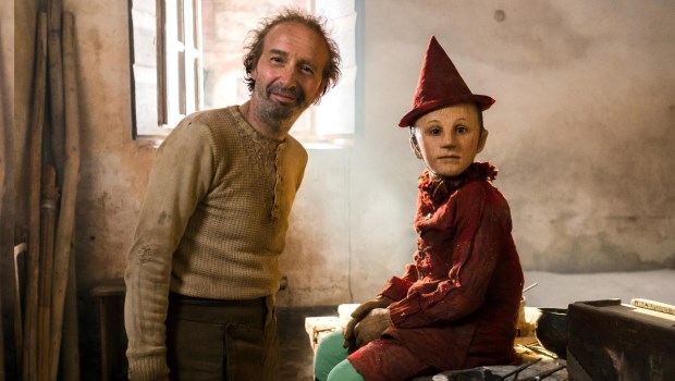 El filme devuelve a la pantalla la mejor versión de Roberto Benigni, en el rol de Geppetto.