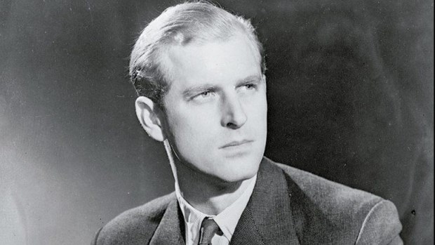 Felipe de Edimburgo nunca desde que apareció de manera formal en la vida de Isabel II, dejó de estar en primer plano, y no siempre por razones positivas.