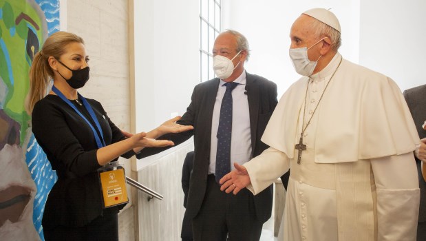 Fabiola Yañez y las Primeras Damas Latinoamericanas de ALMA, junto al Papa