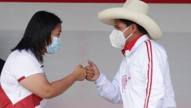 Los candidatos Keiko Fujimori y Pedro Castillo.