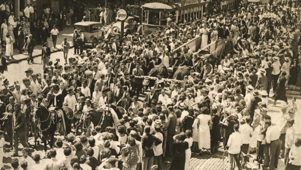 El viaje de los restos de Carlos Gardel