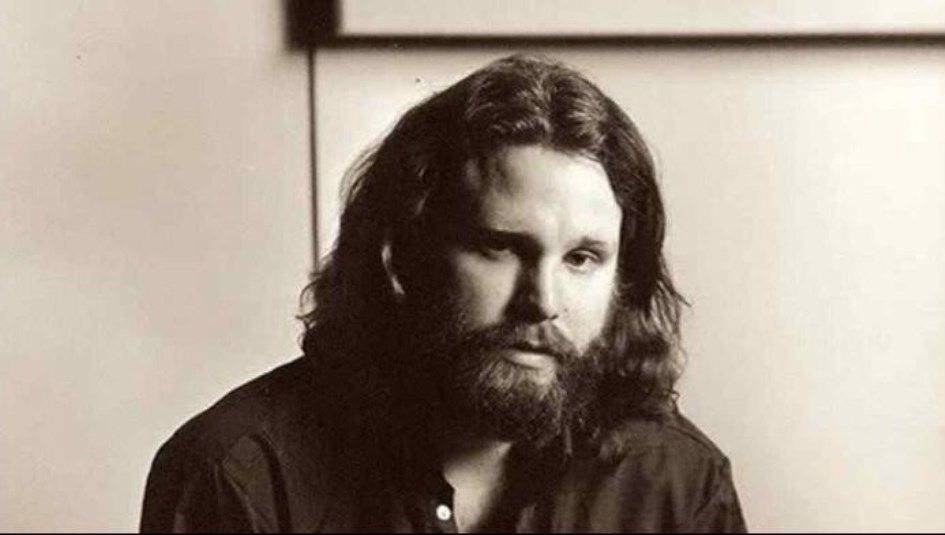 Jim Morrison, el hombre que cambió el rock para siempre, moría hace 50 años. - Vimarsana News