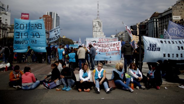 Cómo pasar de la dádiva a la cultura del trabajo