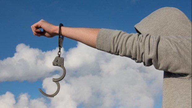 Santificar al criminal