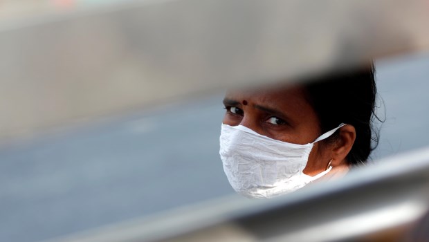 Covid-19: cada vez son más los expertos que llaman a cuestionar todo