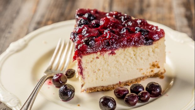 La tradicional, estilo americana, se hace con queso crema Philadelphia y lleva un topping de frutos rojos frescos.