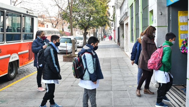Más de 4 millones de alumnos de toda la Provincia volvieron a las aulas "de manera cuidada"