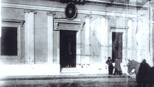 El histórico edificio de la Universidad hacia 1900.