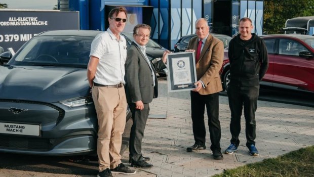 Mustang Mach-E gana el Récord Guinness como el vehículo eléctrico que menos consume energía Dunton, Essex, Inglaterra.