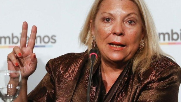No se salvan ni los mariachis de Carrió: los citaron como testigos