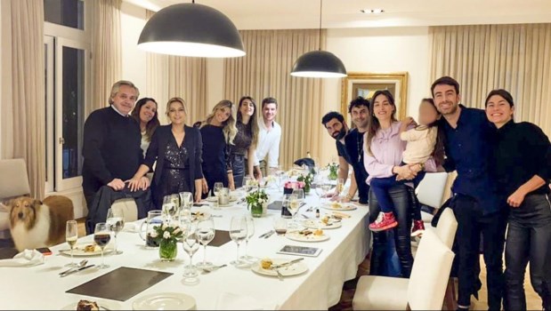 Fernández negó que la celebración hubiera puesto en peligro la salud pública.