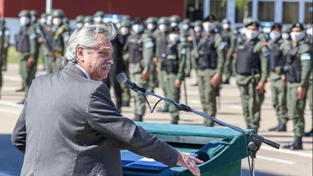 El Presidente dijo que durante la pandemia muchos automovilistas circulaban sin permiso pensando que podrían coimear a gendarmes.