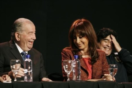 Cristina oficializó el acuerdo con la AFA y dijo que no se busca hacer negocios con el fútbol