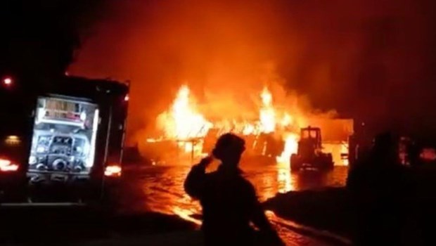 Días atrás un grupo violento de mapuches incendió la sede de Vialidad de Río Negro.­