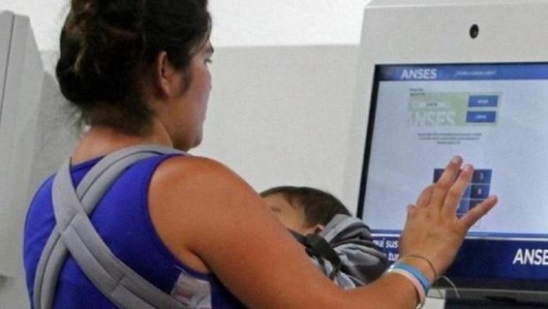 Planes, migajas en el ingreso de los pobres