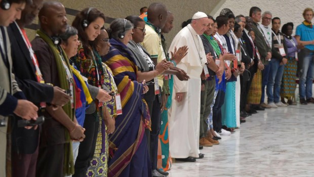 El Papa contra dos mandamientos