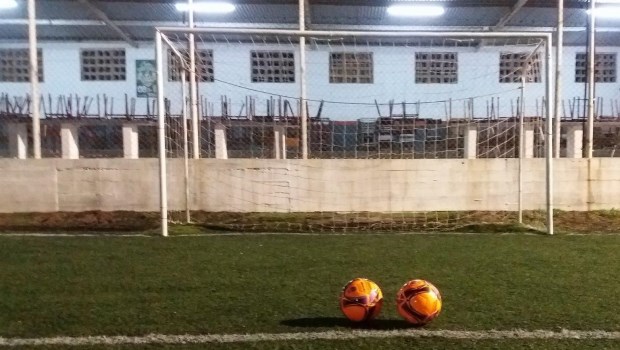 Fútbol sintético