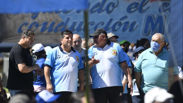 Largas columnas de sindicatos y militantes marcharon hacia la Plaza de Mayo