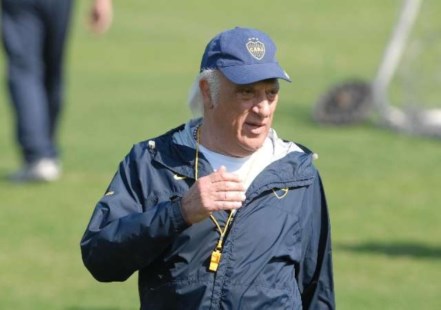 Basile reclamó más compromiso al plantel de Boca