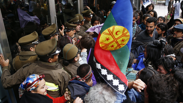 Chile y Argentina deberían unirse contra el indigenismo separatista