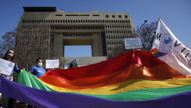 Aprobó Chile el matrimonio igualitario