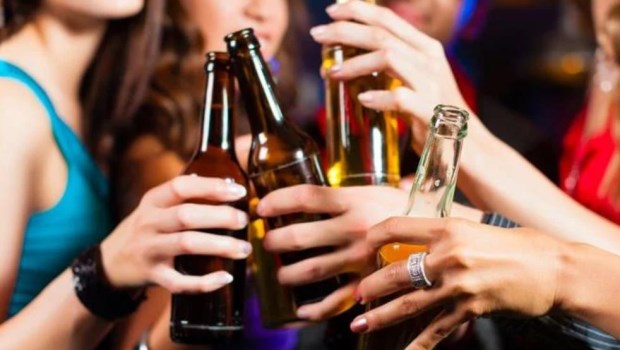 "Enfiestarse": dictadura del exceso