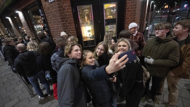 Suecia levanta las mayoría de las restricciones por la pandemia y deja atrás los testeos masivos