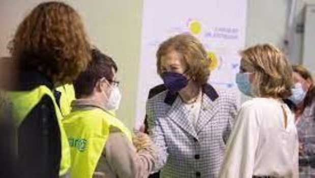 La reina Sofía dona 30.000 euros a la campaña "Todos por Ucrania" 