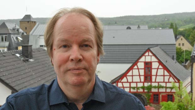 El economista Carl Moses en el distrito (Landkreis) de Ahrweiler, Alemania. Foto: Josef Oehrlein.