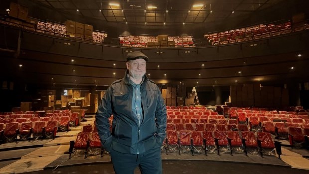Campanella en el Politeama, su teatro que inaugurará el viernes.