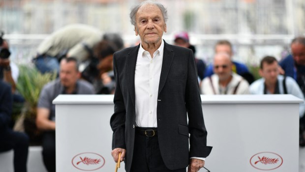 El actor francés Jean-Louis Trintignant, una de las caras del cine francés y europeo del siglo XX, falleció a los 91 años, informó su familia a través de un comunicado.