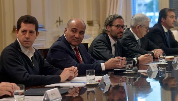 Guzmán encabezó una lista de fuertes ausencias en la reunión de Gabinete