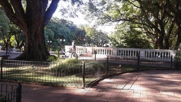 El atentado ocurrió en la plaza Mitre, en San Isidro.