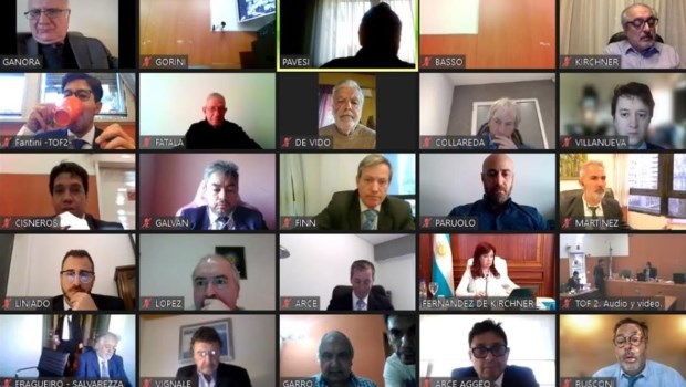 El fiscal acusó a Néstor y Cristina Kirchner de instalar "una de las matrices más extraordinarias de corrupción"