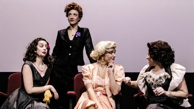 Tita Merello, Fanny Navarro, Zully Moreno y Libertad Lamarque, encarnadas por cuatro actrices solventes.