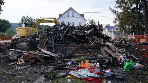 Diez muertos, tres de ellos niños, por un voraz incendio de una vivienda en Estados Unidos