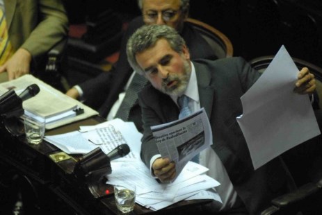 "Son discutibles y opinables los cuestionamientos", señaló Agustín Rossi