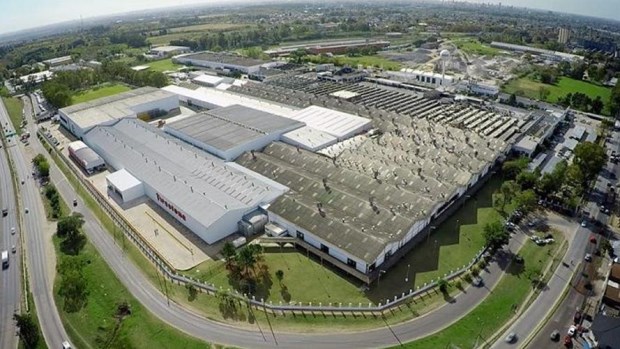 Por el conflicto sindical en el sector de los neumáticos, Bridgestone ...