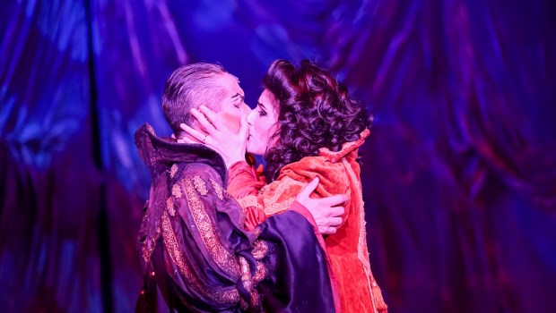 Como en el Luna Park hace más de tres décadas, Rodó y Cecilia Milone protagonizan este clásico del musical, que vuelve en el Movistar Arena.
